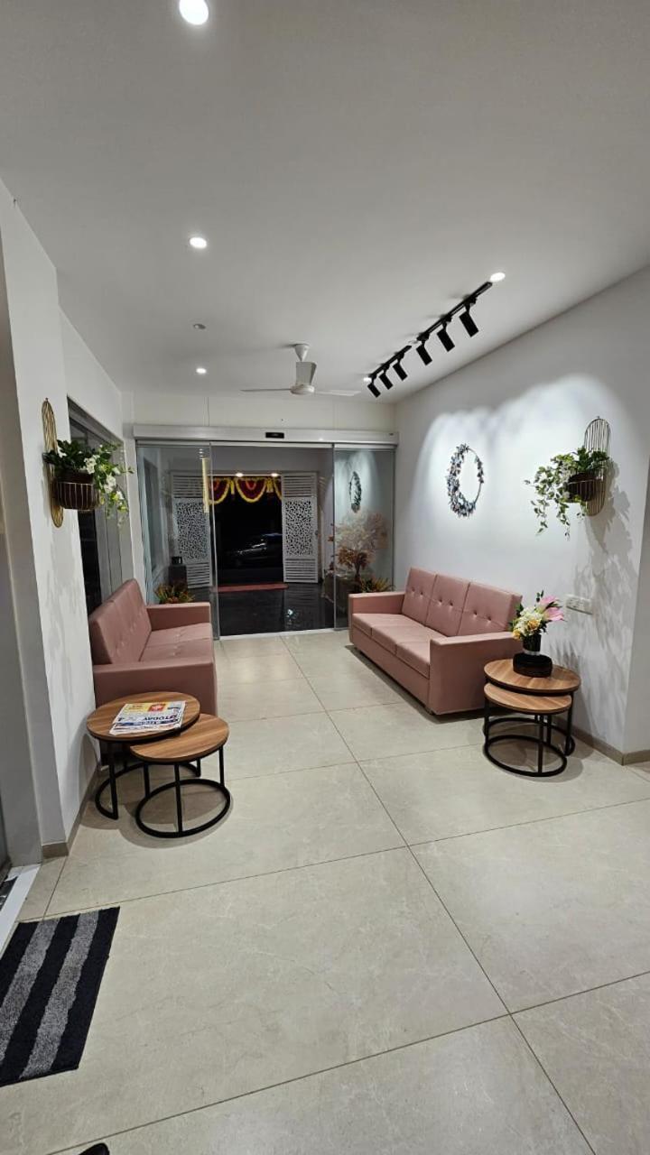 Hotel Veesons Executive Solāpur Exterior foto